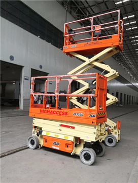 電動(dòng)剪叉式高空作業(yè)車(chē) 現(xiàn)代高空作業(yè)的安全高效解決方案